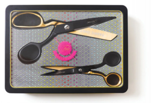 Tula Pink, TPLIMITED1, Limited Edition, Black & Gold, Scissor, Tin, Tula Pink TPLIMITED1 Limited Edition Black & Gold Scissors in Gift Box Tin