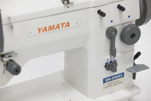 4029: Yamata GG20U63 9mm Zigzag, 6mm Straight Stitch/Reverse Sewing Machine, Assembled Power Stand
