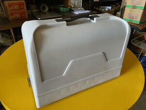 SINGER Sewing Machine Hard Carrying Case White Impact Resistant