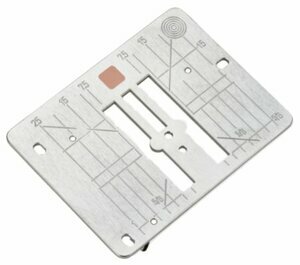 Bernina 034914.70.00, Straight Stitch Needle Plate for 8 Series Straight Stitch or CutWork on 8 series (820/830/880)