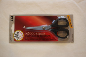 Kai Scissor N5135C 5 1/2'' Sewing Scissors, Thread Trimmers, Made in Japan