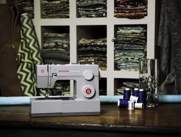 Singer 4432 Heavy Duty Sewing Machine, 32 Built-In Stitches